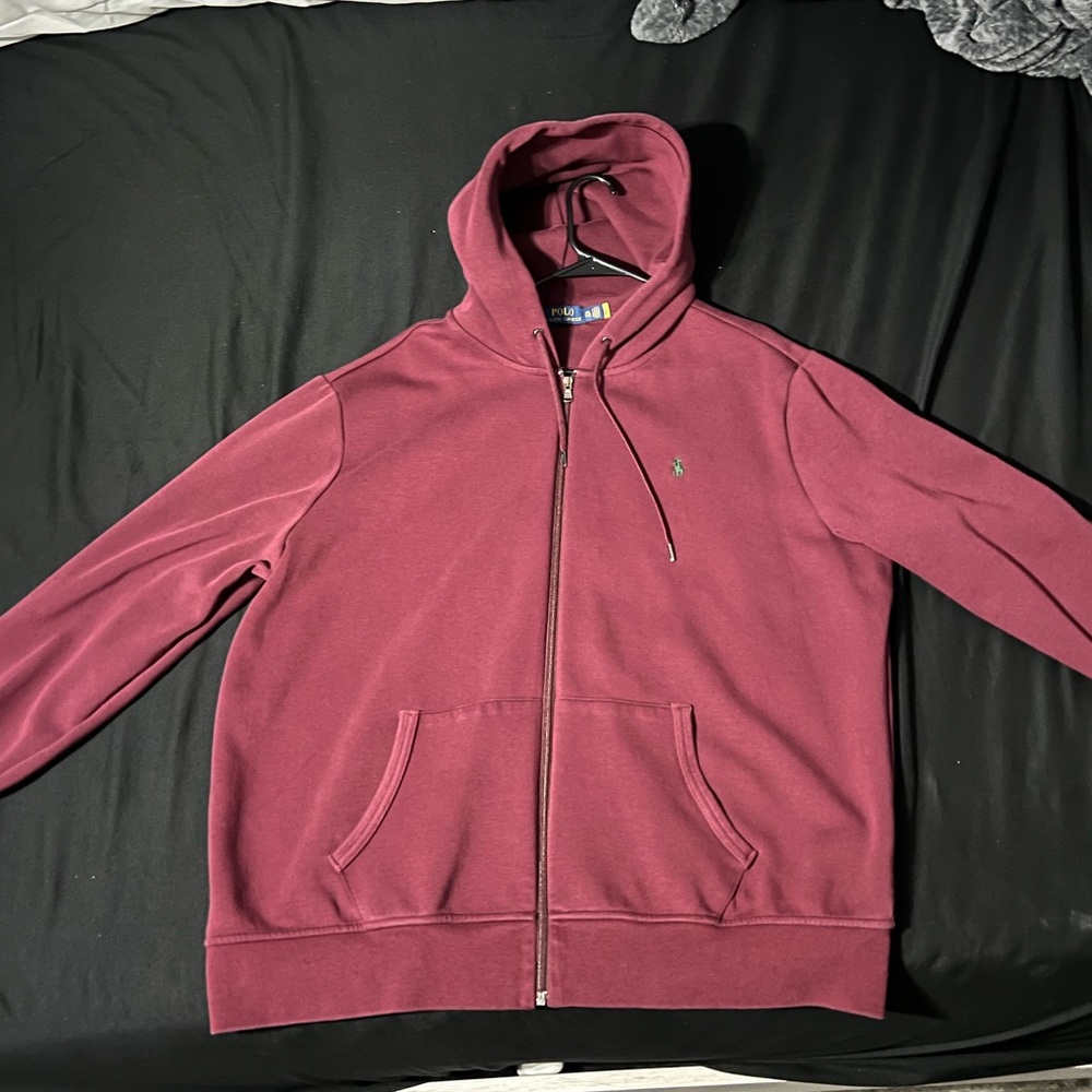 Polo sweater 2XL worn only twice all in good condition color maroon